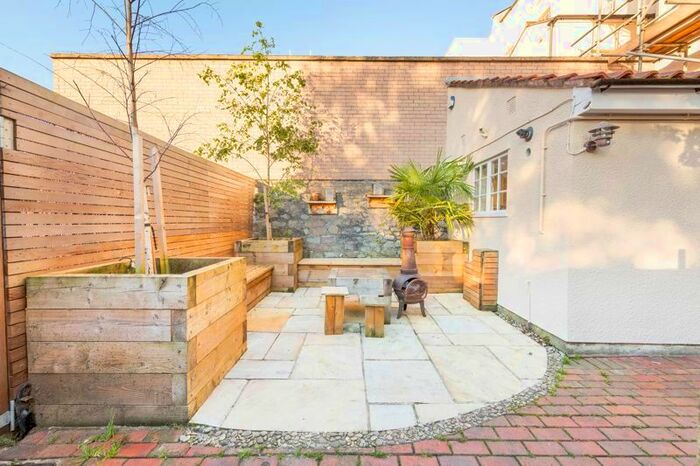 2 Bedroom Flat To Rent In Oakfield Road, Clifton, BS8