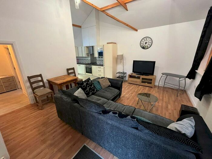 2 Bedroom Flat To Rent In Queens Road, Hull, East Riding Of Yorkshi, HU5