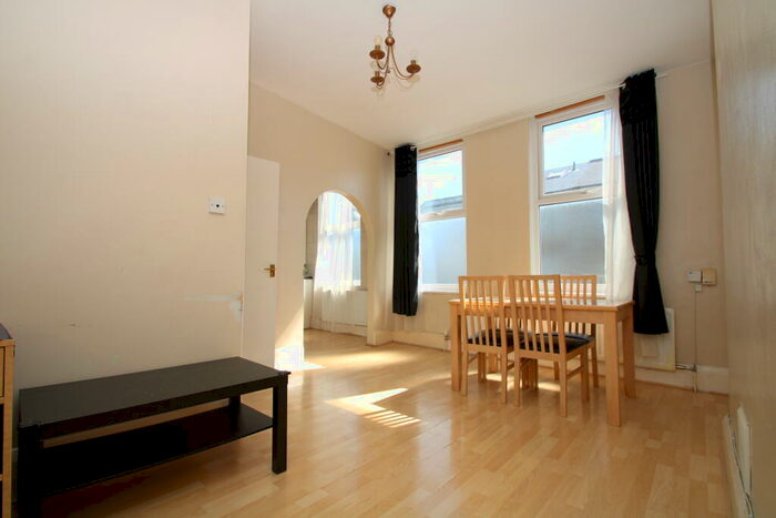 1 Bedroom Apartment To Rent In Lower Addiscombe Road, CR0