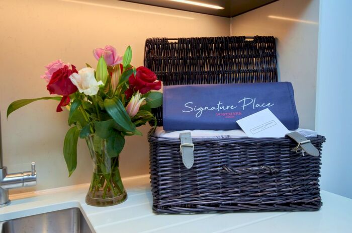 2 Bedroom Flat To Rent In Signature House, London, Greater London, WC1X