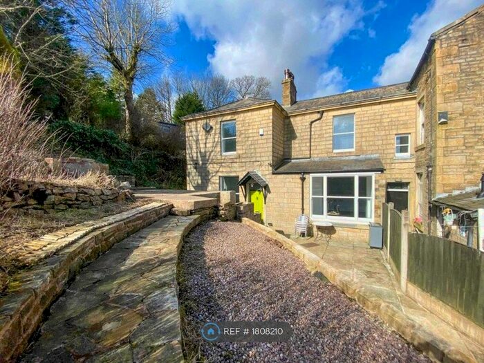 4 Bedroom Semi-Detached House To Rent In Bankside Lane, Bacup, OL13