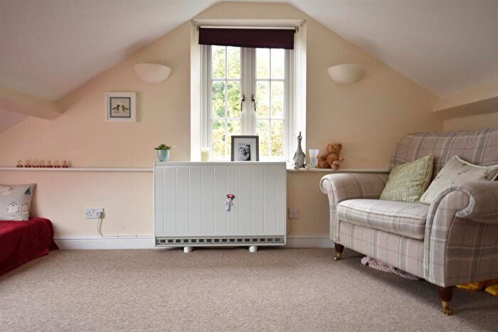 1 Bedroom Apartment To Rent In Mount Street, Cirencester, GL7