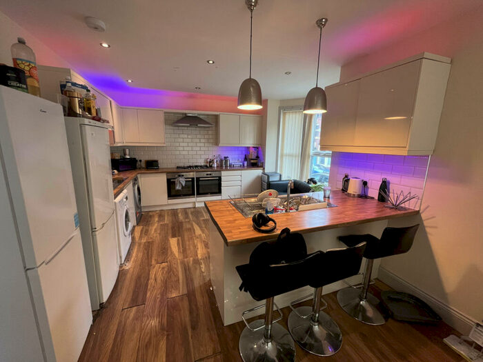 8 Bedroom Terraced House To Rent In Welton Road, Leeds, West Yorkshire, LS6