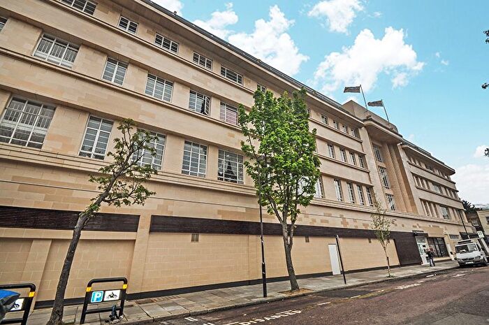 2 Bedroom Flat To Rent In Axminster Road, London, N7