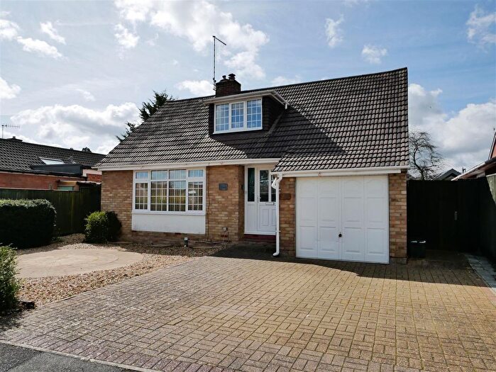 4 Bedroom Detached House For Sale In Wessington Park, Calne, SN11