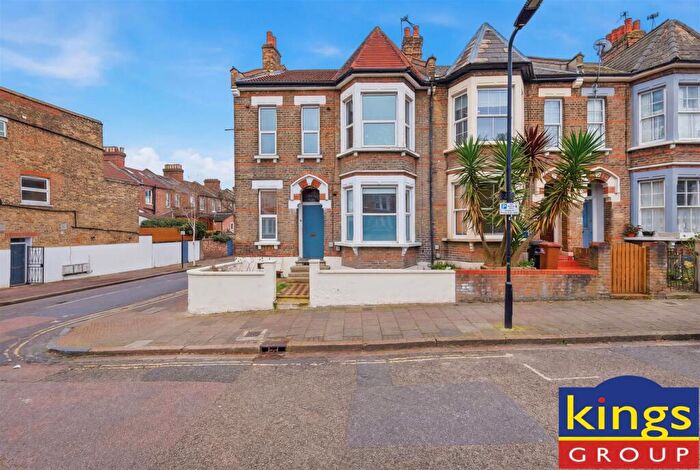 2 Bedroom Flat For Sale In Hilsea Street, London, E5