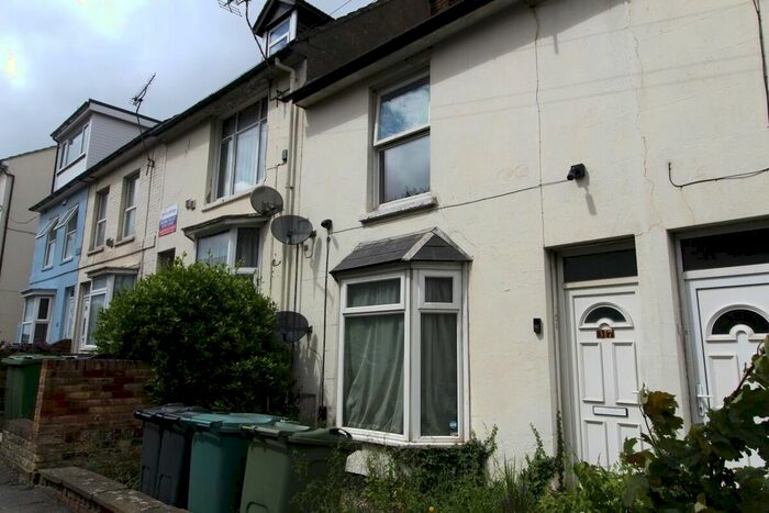 2 Bedroom Flat To Rent In Somerset Road, Ashford, TN24