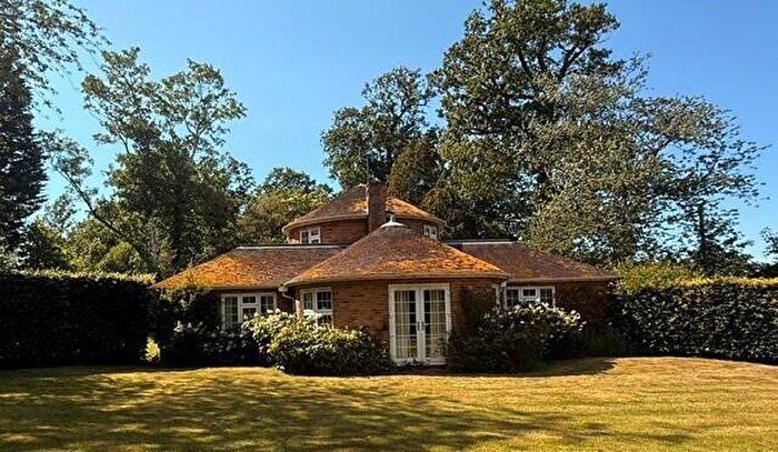 3 Bedroom Detached House To Rent In Haines Hill, Twyford, Reading, Berkshire, RG10