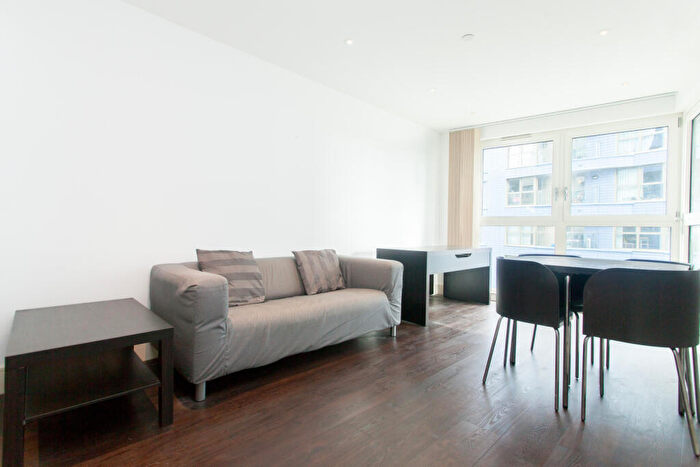 1 Bedroom Flat To Rent In Queensland Road, Holloway, N7