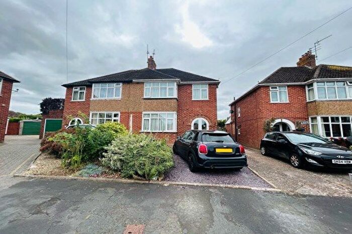 3 Bedroom Property To Rent In St. Catherines Crescent, Leamington Spa, CV31