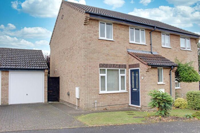 3 Bedroom Detached House To Rent In Pages Way, Brampton, PE28