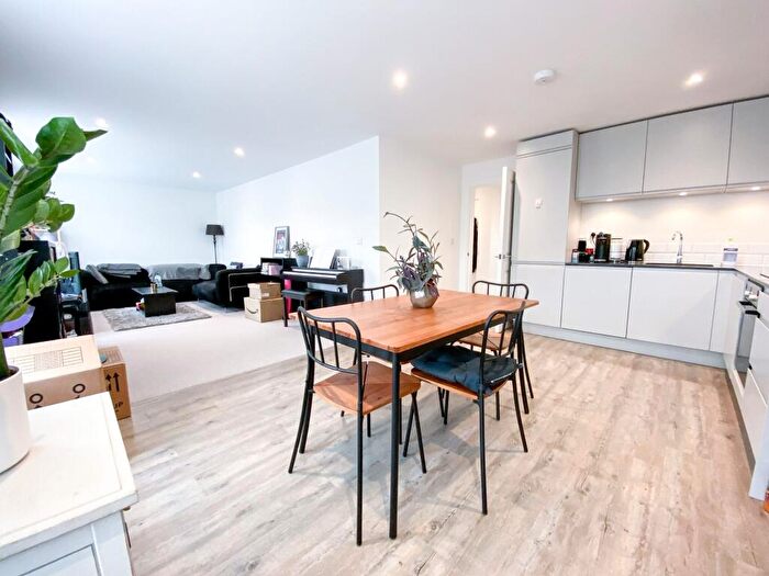 2 Bedroom Apartment To Rent In Queens Road, Queens Road, RG1