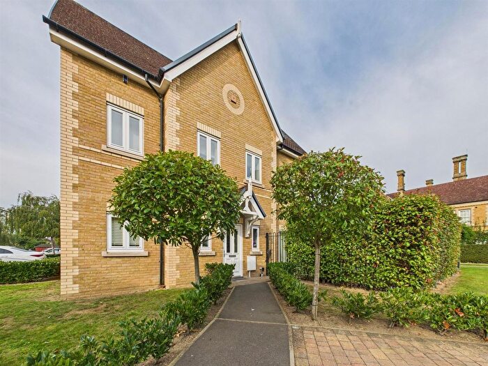 5 Bedroom Detached House To Rent In Jepson Drive, Stone, DA2