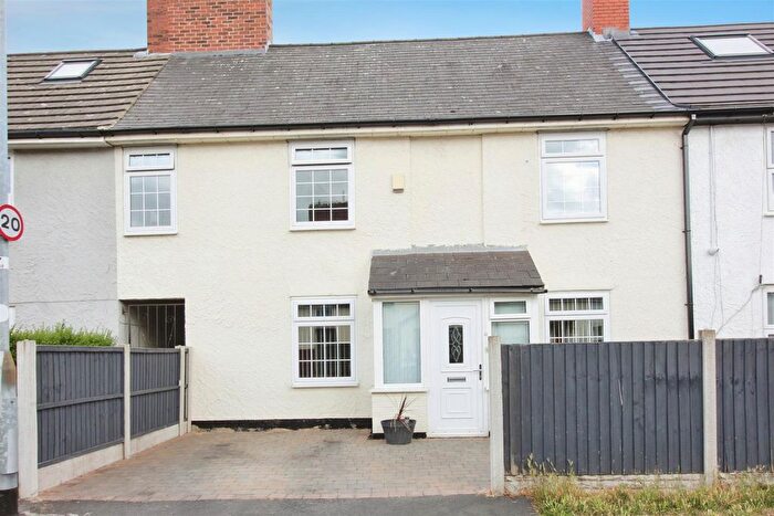4 Bedroom Terraced House For Sale In Temple Walk, Leeds, LS15