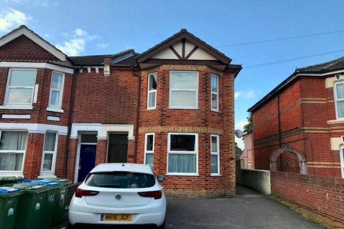 1 Bedroom Flat To Rent In Avenue Road, Southampton, SO14