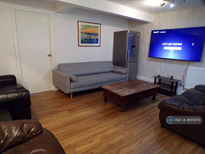 8 Bedroom Terraced House To Rent In Derby Road, Manchester, M14