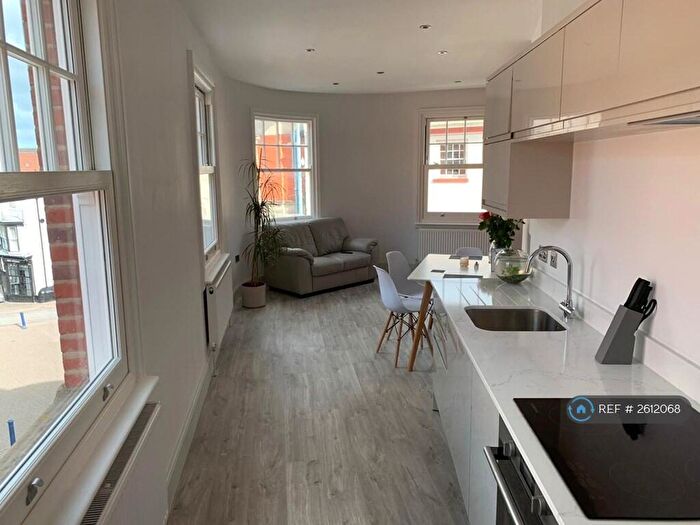 1 Bedroom Flat To Rent In Market Street, Stourbridge, DY8