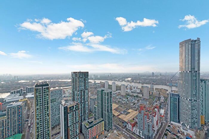 2 Bedroom Apartment To Rent In Harcourt Tower, Marsh Wall, London, E14