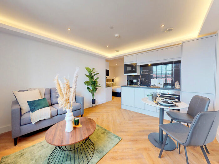 Apartment To Rent In Apt, Live Oasis Eastgate #, LS2