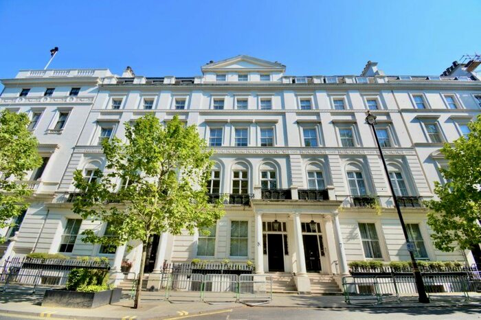3 Bedroom Flat To Rent In Buckingham Gate, Victoria, London, SW1E