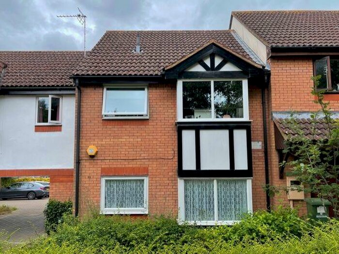 1 Bedroom Flat To Rent In Lynmouth Crescent, Furzton, MK4