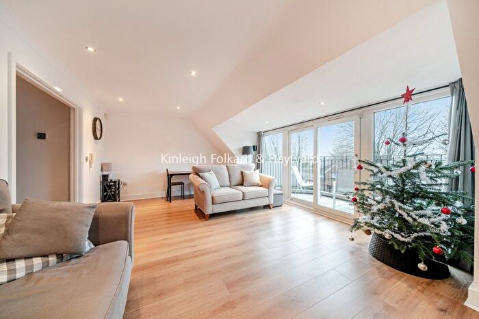 2 Bedroom Property To Rent In Main Road, Biggin Hill, Westerham, TN16