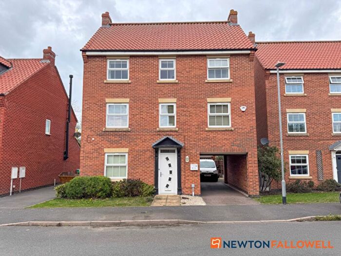 5 Bedroom Detached House For Sale In Pond Close, Fernwood, NG24