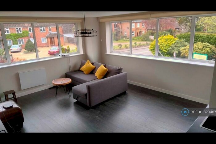 1 Bedroom Flat To Rent In Wellington House, Riseley, Reading, RG7