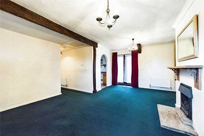 2 Bedroom Bungalow For Sale In Cottington Close, Kingsclere, Newbury, Hampshire, RG20