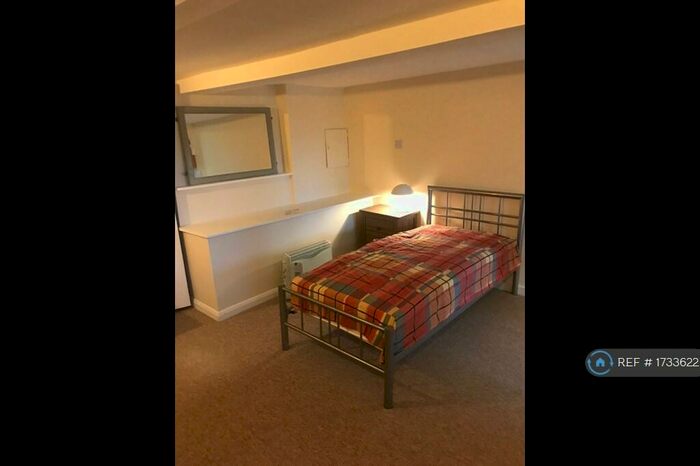 Studio To Rent In Devizes Road, Salisbury, SP2