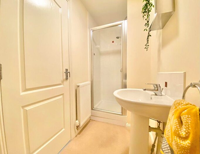 2 Bedroom Flat To Rent In Curle Street, Scotstoun, Glasgow, G14