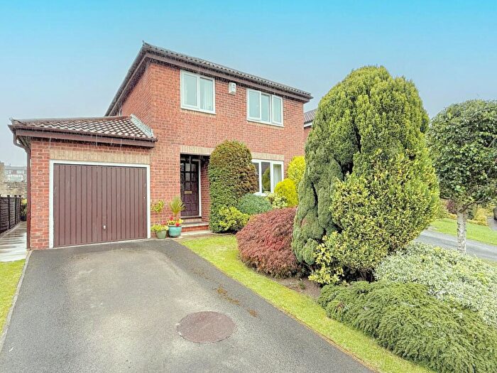 4 Bedroom Detached House For Sale In Hawke Way, Low Moor, Bradford, BD12