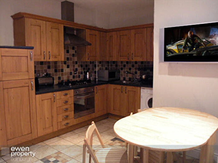 4 Bedroom Flat To Rent In Warrender Park Road, Edinburgh, EH9