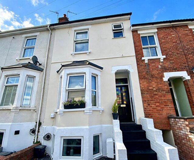 3 Bedroom Terraced House For Sale In Ashford Road, Old Town, Swindon, SN1