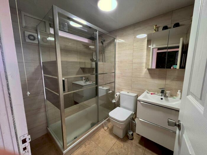 3 Bedroom Penthouse To Rent In Club Garden Road, Sheffield, South Yorkshire, S11