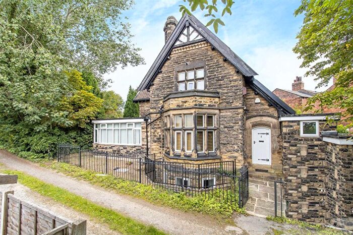 4 Bedroom Block Of Flats For Sale In Potternewton Lane, Chapel Allerton, Leeds, LS7