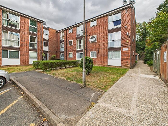2 Bedroom Flat For Sale In Southcote Road, Reading, RG30