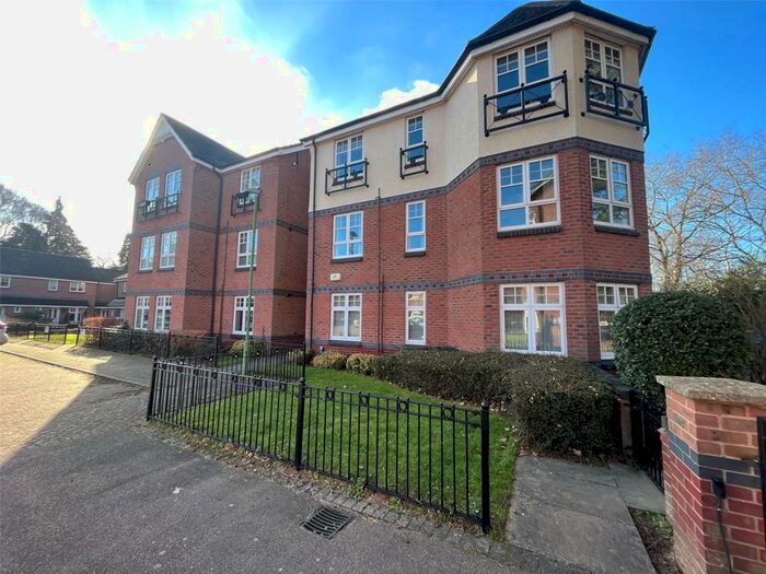 2 Bedroom Apartment To Rent In Thorpe Court, Dunsmore Grove, Solihull, West Midlands, B91