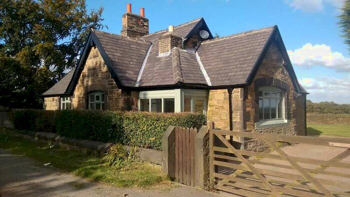 2 Bedroom Detached Bungalow To Rent In Howbrook Lane, Bromley, Sheffield, S35