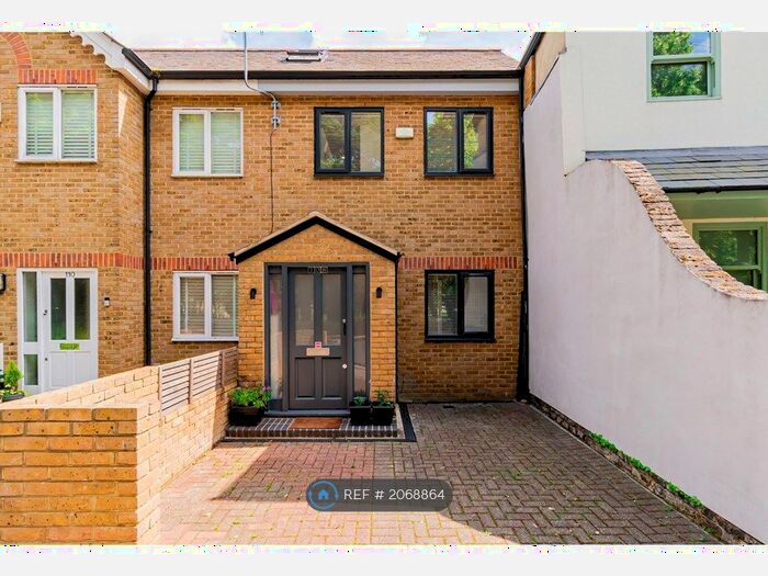 3 Bedroom Terraced House To Rent In Shacklegate Lane, Teddington, TW11