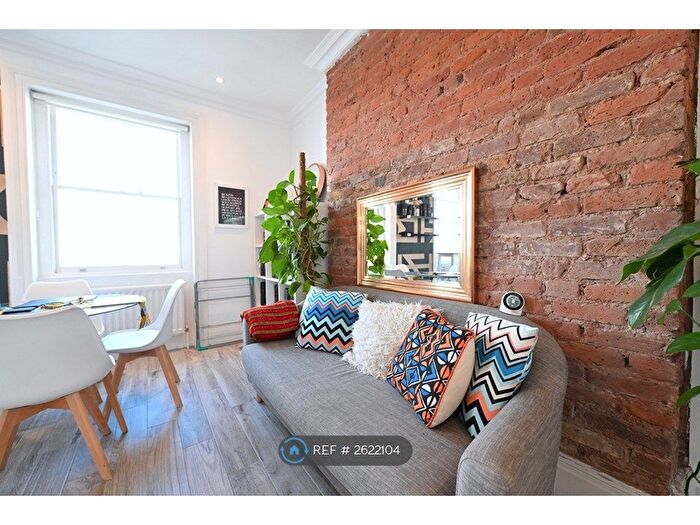 3 Bedroom Flat To Rent In Lewisham Way, London, SE14