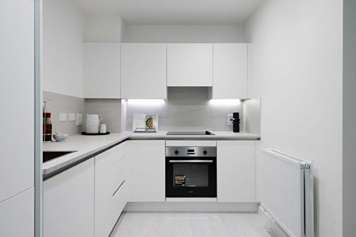 1 Bedroom Flat To Rent In Tern Apartments, Hendon Waterside, London, NW9