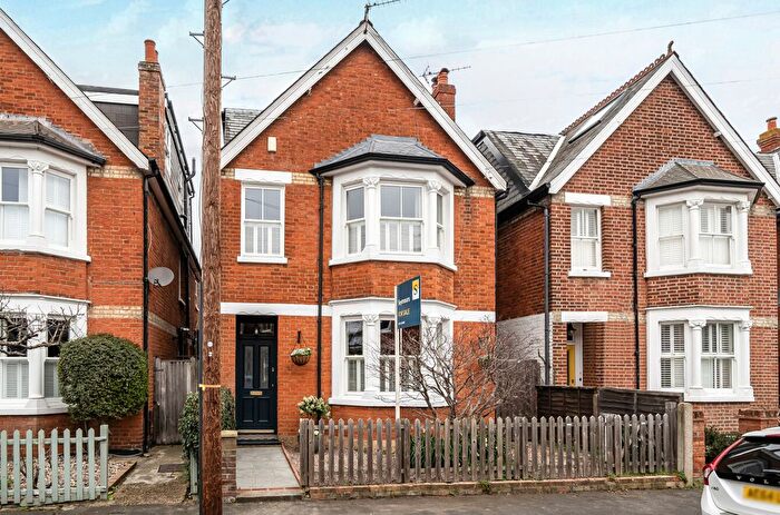 5 Bedroom Detached House For Sale In Weybridge, Surrey, KT13