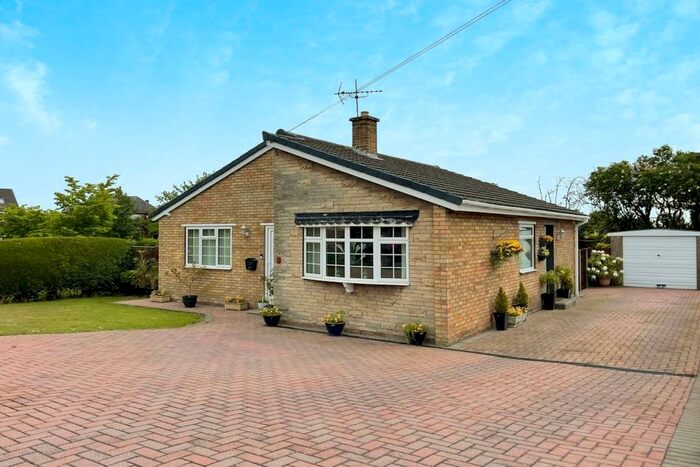 3 Bedroom Bungalow For Sale In Beech Tree Lane, Camblesforth, Selby, North Yorkshire, YO8