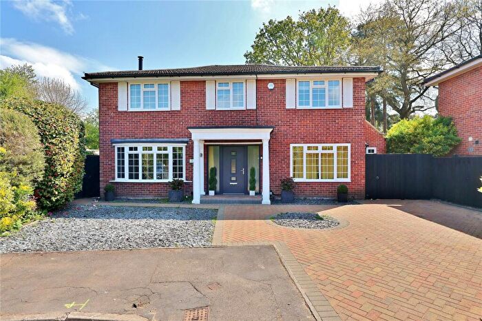 5 Bedroom Detached House For Sale In East Gardens, Woking, Surrey, GU22