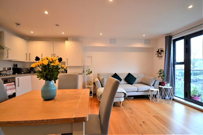1 Bedroom Flat To Rent In Masons Hill Bromley, BR2