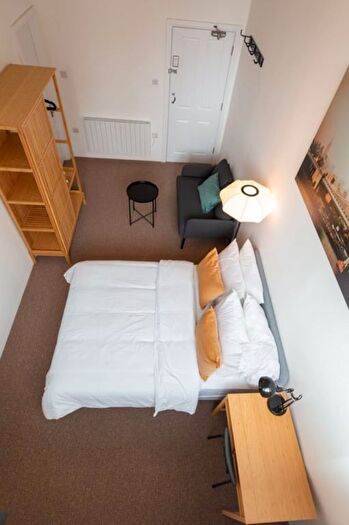 1 Bedroom Flat To Rent In Flat A, High Road, London Ql, Uk, London, N12