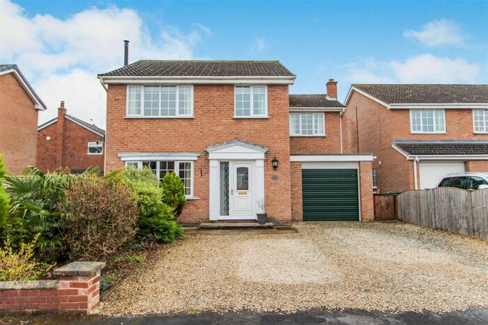 4 Bedroom Detached House For Sale In Fir Tree Way, Thorpe Willoughby, YO8