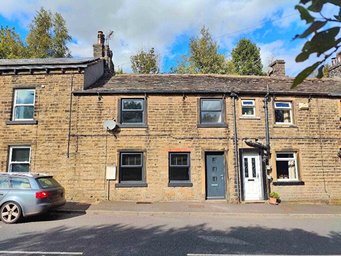 3 Bedroom Cottage For Sale In Oldham Road, Sowerby Bridge, West Yorkshire, HX6