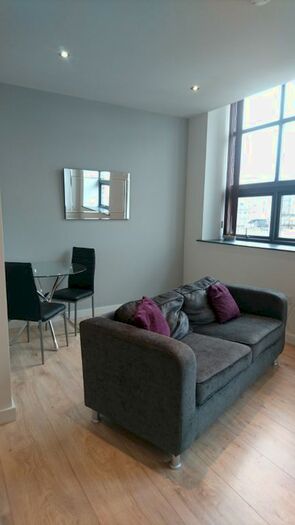 Studio To Rent In Mill Street, City Centre, Bradford, BD1